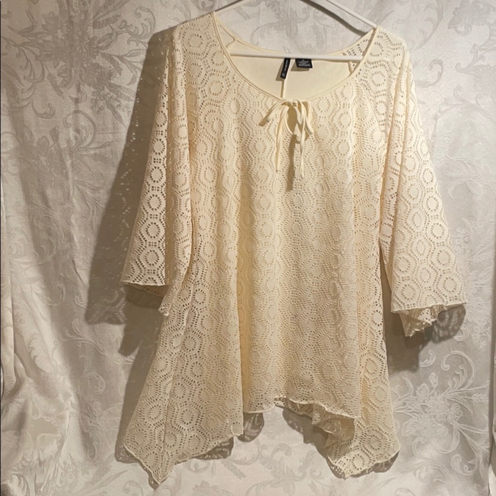 Women’s Cream Lace Overlay Blouse L